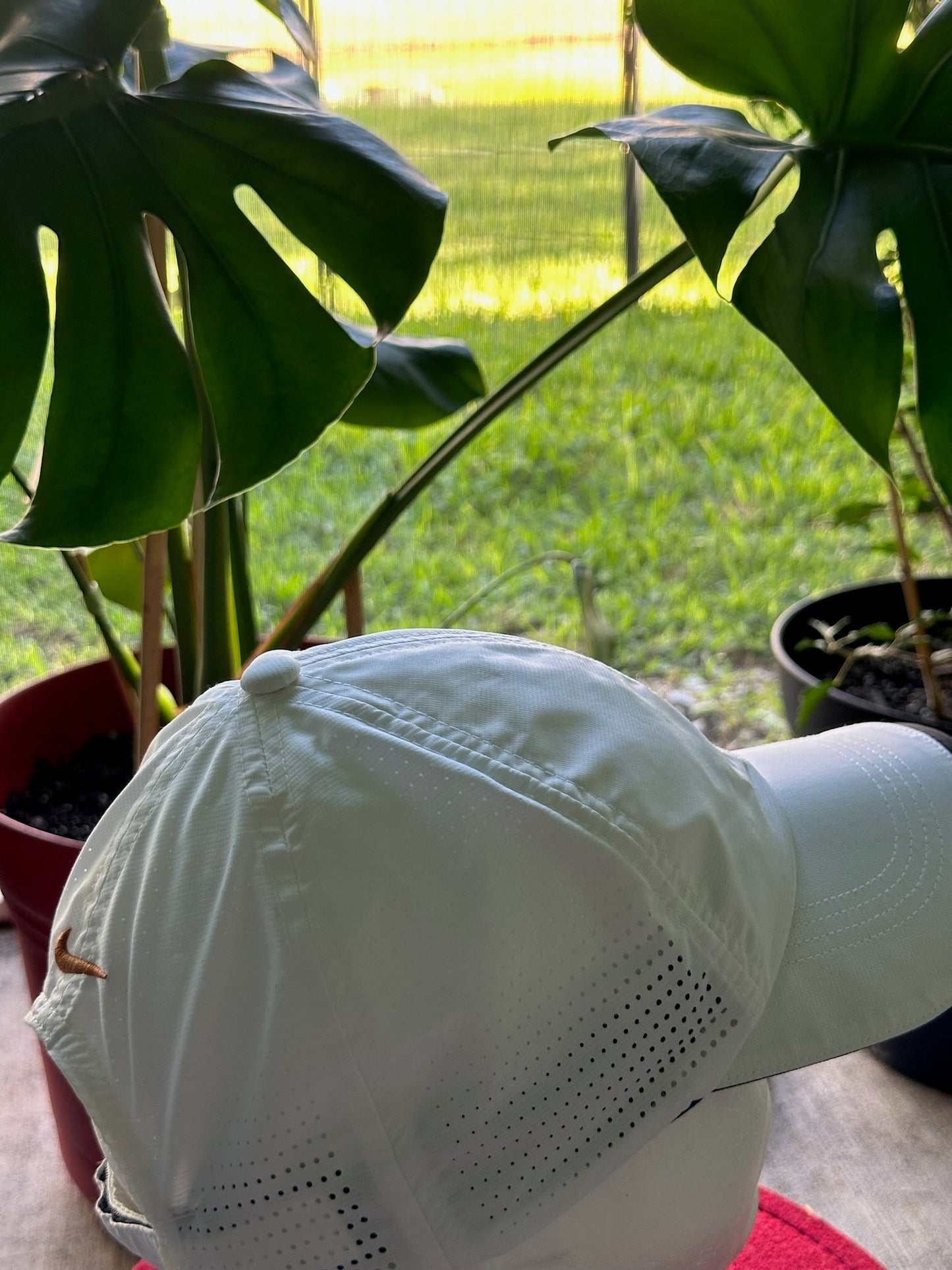 Women’s Nike Dri-FIT Golf Perforated Cap Adjustable White with Black Trim Brim Slightly worn