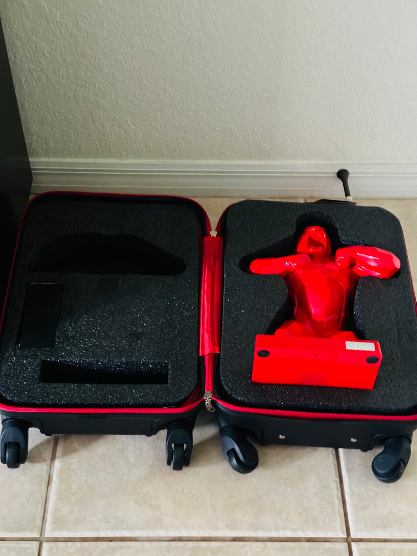 Kiwikong Wild Kong Speaker (Red) by Richard Orlinski, 2020 With Limited Edition Suitcase