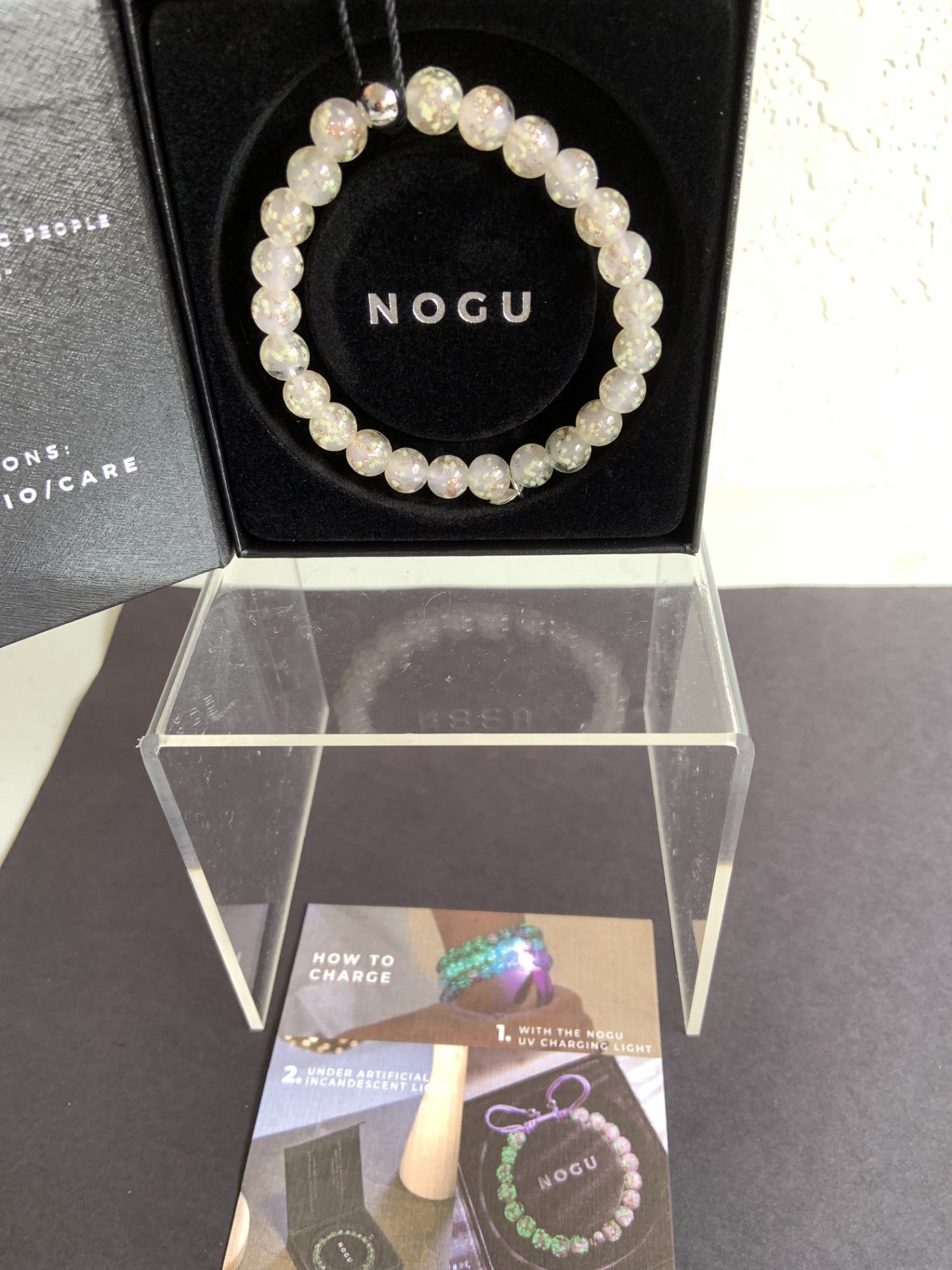 NOGU Guava Firefly Glass Bracelet