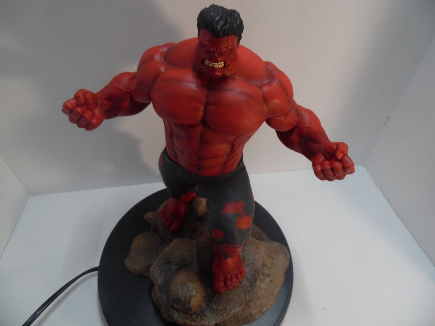 Red Hulk Marvel Gallery Diorama Diamond Select PVC Statue