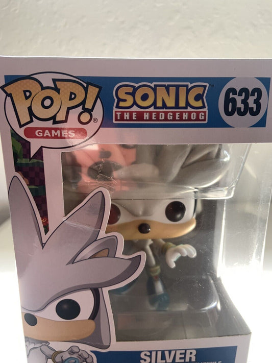 Funko POP! Games: Sonic the Hedgehog SILVER Figure #633 w/ Protector