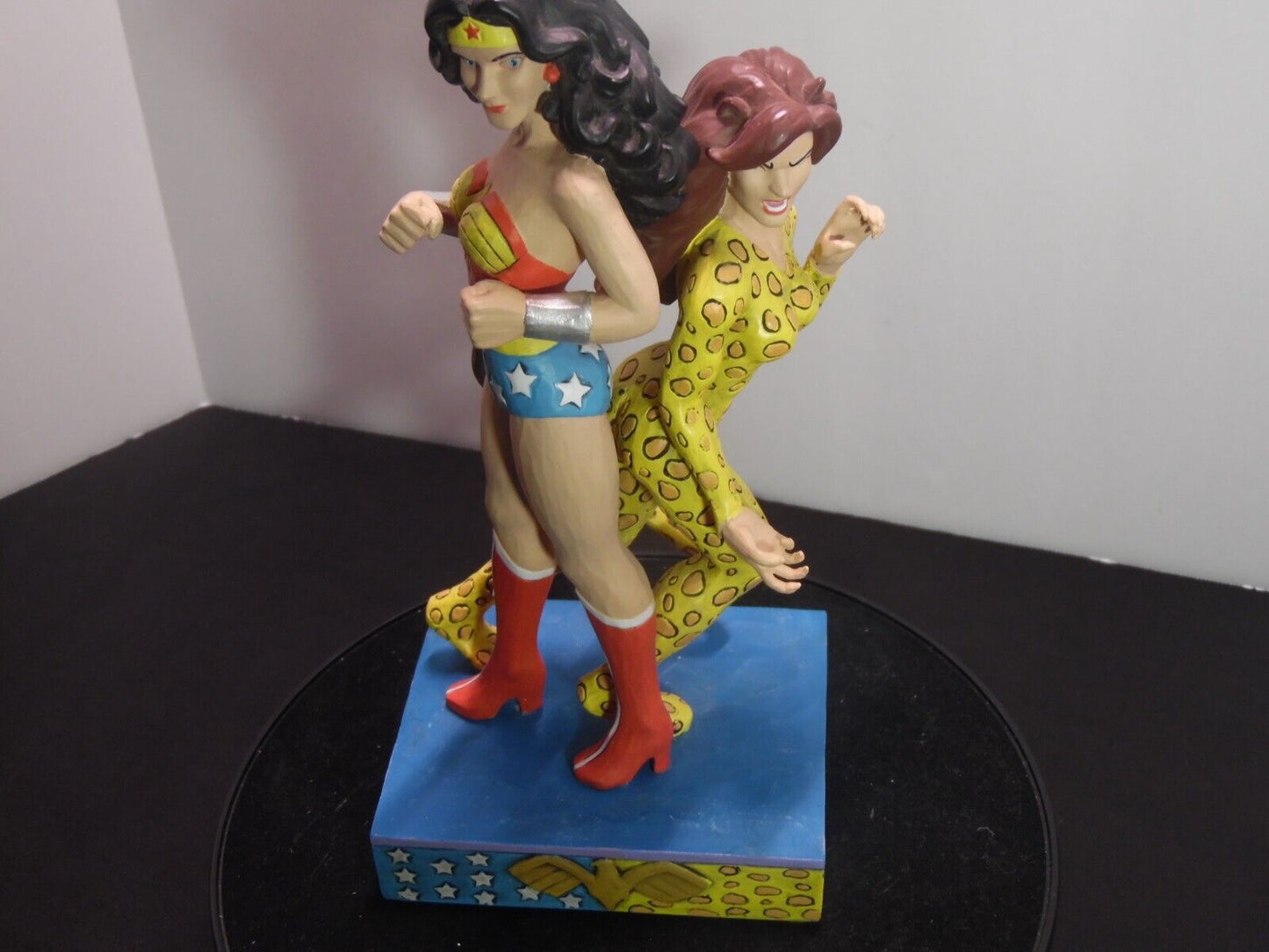 Jim Shore DC Comics Wonder Woman vs Cheetah Figure  Eneaco Statue