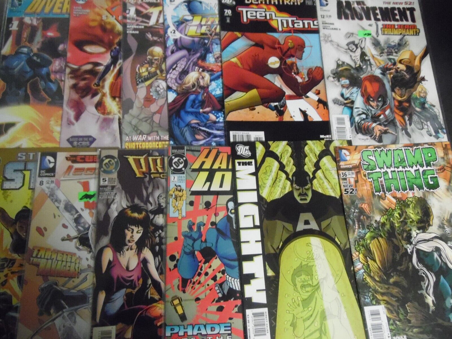 Lot of 12 DC Comic Books From 1993-2015 -Issues 1,2,3,5,7,8,10,12,26,36,70