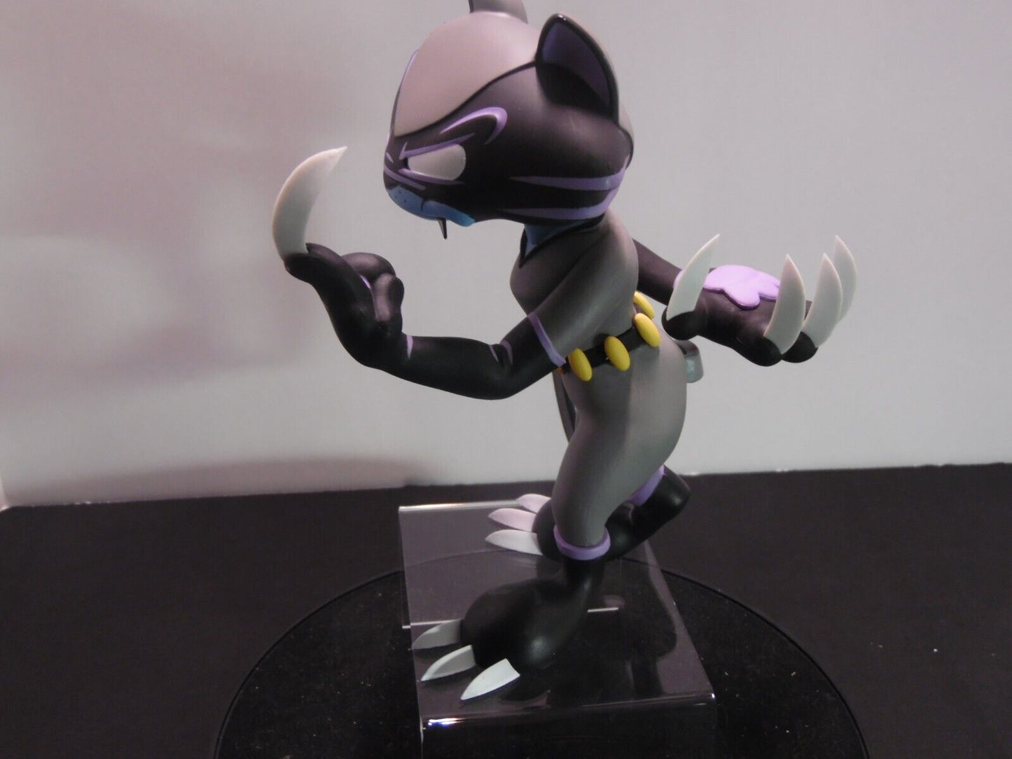 DC Collectibles DC Artists Alley: Catwoman Designer Vinyl Figure Limited Edition