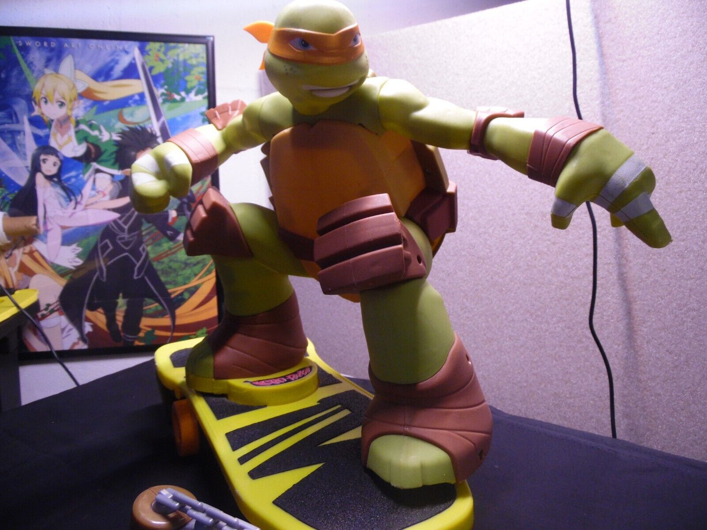 Jakks Teenage Mutant Ninja Turtle Powered Skateboarding Mikey RC Agro-Rilla TMNT