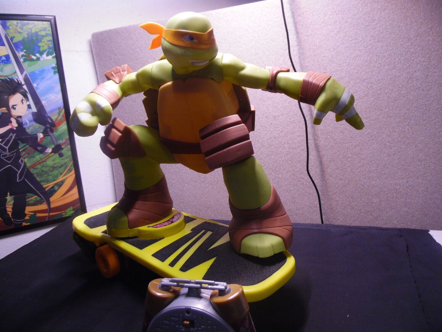 Jakks Teenage Mutant Ninja Turtle Powered Skateboarding Mikey RC Agro-Rilla TMNT